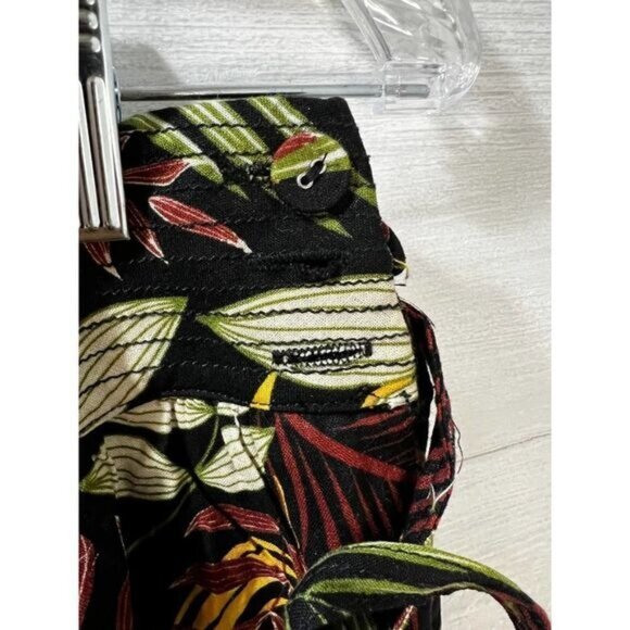 Olivaceous Tropical Print Pleated Flowy High Rise Shorts Small - Picture 6 of 9